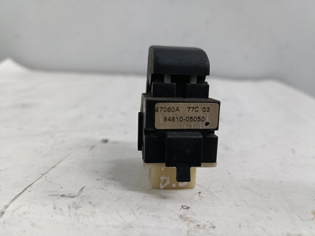 8481005050 TOYOTA Botón de elevalunas delantero derecho comprar Alcalá