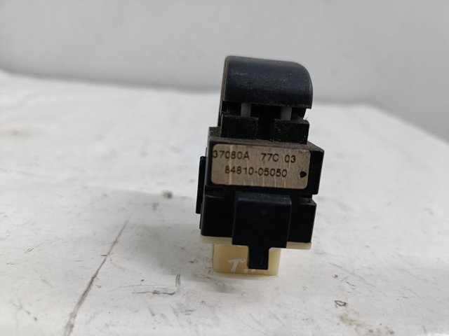 TOYOTA 8481005050 Botón de elevalunas delantero derecho comprar Pamplona
