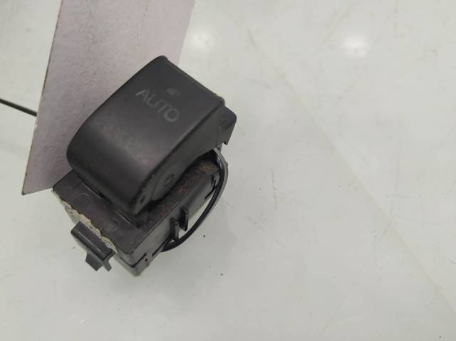TOYOTA 8481005050 Botón de elevalunas delantero derecho comprar Tarragona