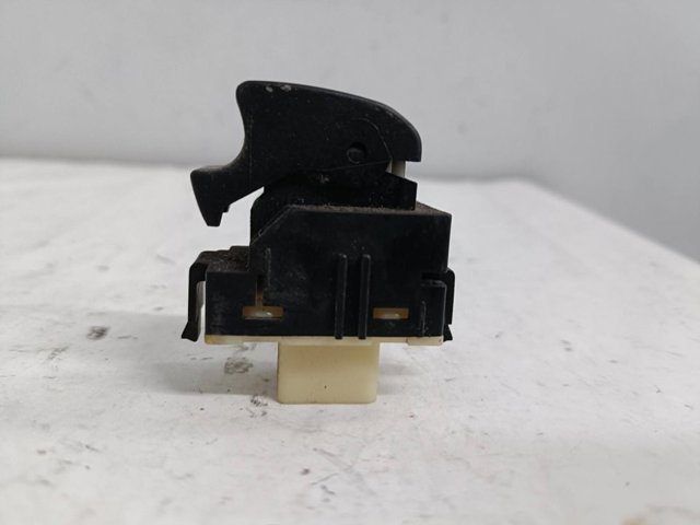 8481005050 Botón de elevalunas delantero derecho comprar Almería