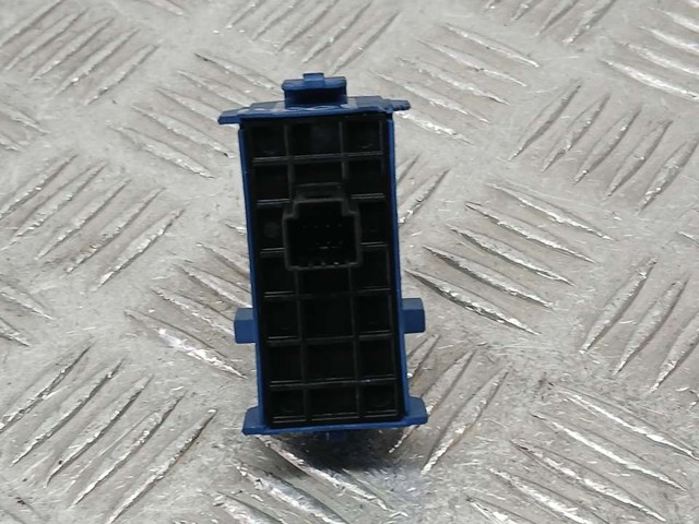 8481005070 Botón de elevalunas delantero derecho comprar Sevilla
