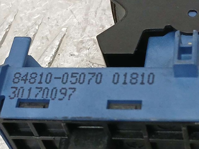 8481005070 Botón de encendido del motor del elevalunas delantero derecho  comprar en Pontevedra
