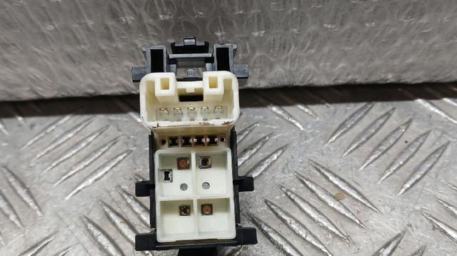 848100D030 TOYOTA Botón de elevalunas delantero derecho comprar Alcalá