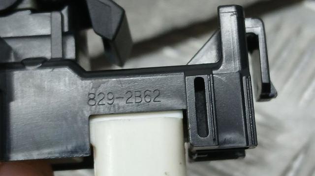 848100D030 TOYOTA Botón de encendido del motor del elevalunas delantero derecho  disponible Vigo