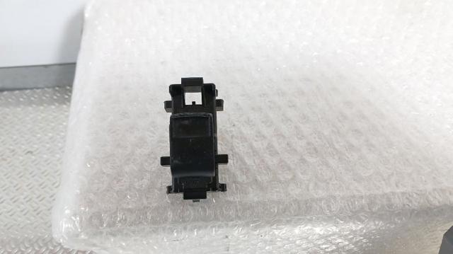 848100D030 TOYOTA Botón de elevalunas delantero derecho  en stock Huelva