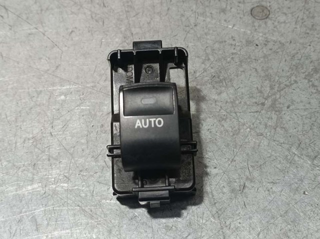 Interruptor motor elevalunas delantero derecho 848100D030 TOYOTA