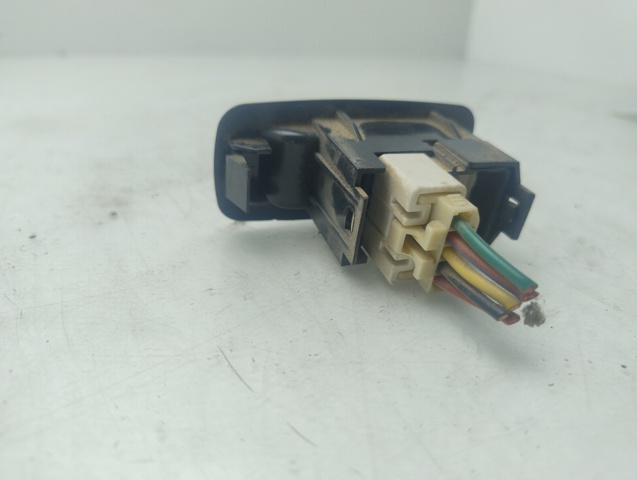 8481012080 TOYOTA Botón de elevalunas delantero derecho  en stock Córdoba