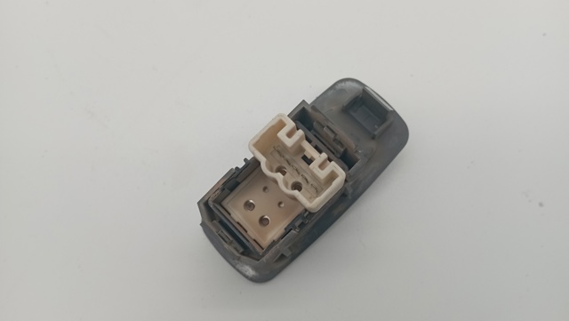 TOYOTA 8481012080 Botón de elevalunas delantero derecho  en stock Valencia
