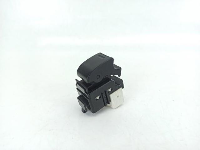8481012080 Botón de encendido del motor del elevalunas delantero derecho  disponible Málaga