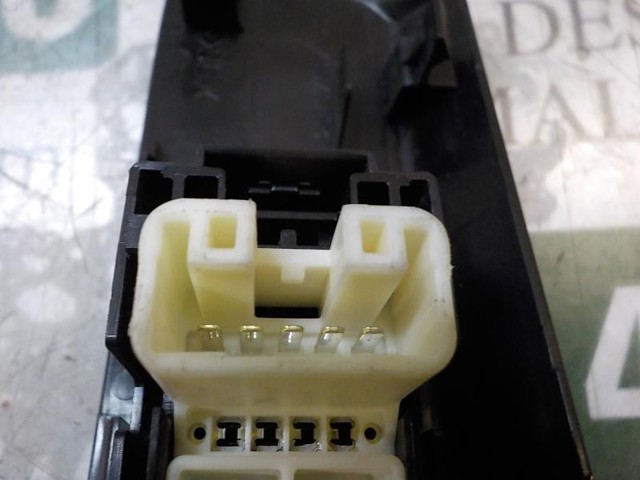 8481052030 Botón de encendido del motor del elevalunas delantero derecho  disponible Málaga