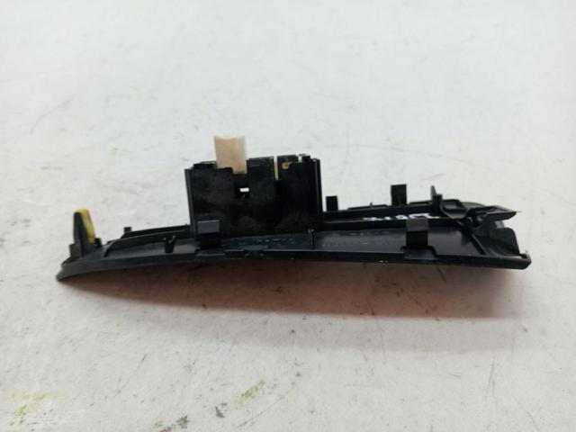 8481052030 TOYOTA Botón de encendido del motor del elevalunas delantero derecho  disponible Ourense