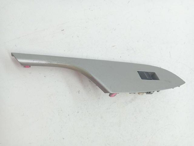 TOYOTA 8481052030 Botón de elevalunas delantero derecho comprar Barcelona