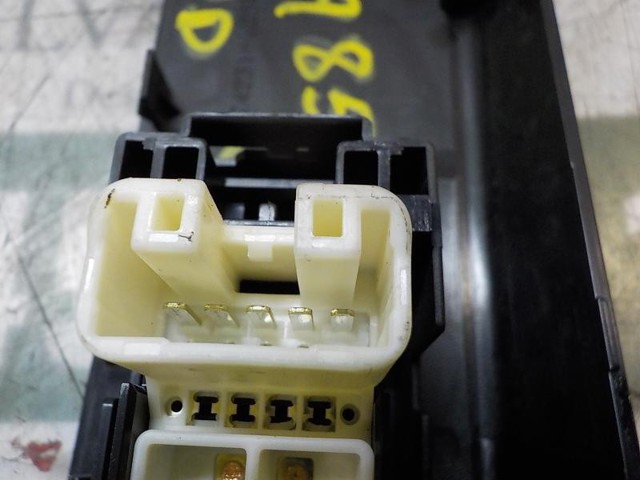 8481052030 TOYOTA Botón de encendido del motor del elevalunas delantero derecho  comprar en Jaén