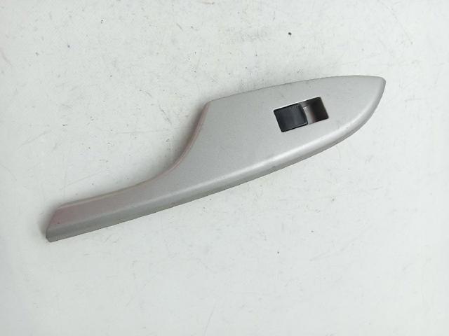 8481052030 TOYOTA Botón de elevalunas delantero derecho  en stock Huelva
