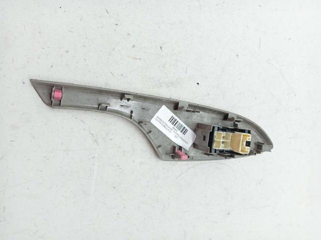 TOYOTA 8481052030 Botón de elevalunas delantero derecho  en stock Valencia