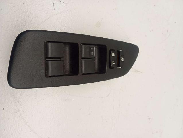 8482002210 TOYOTA Interruptor de elevalunas delantera izquierda  en stock Gandía