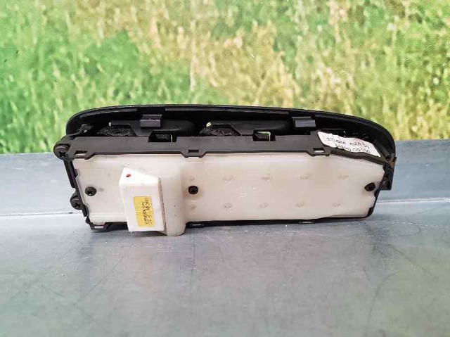 8482005100 Interruptor de elevalunas delantera izquierda  en stock Sabadell