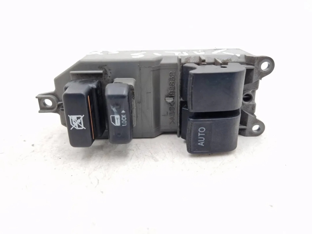TOYOTA 848200D100 Interruptor de elevalunas delantera izquierda  en stock Salamanca