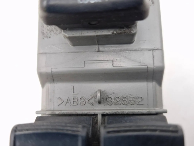 848200D100 Unidad de control de elevalunas delantera izquierda  comprar en Pontevedra