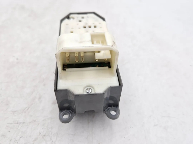 848200D100 Unidad de control de elevalunas delantera izquierda  comprar en Reus