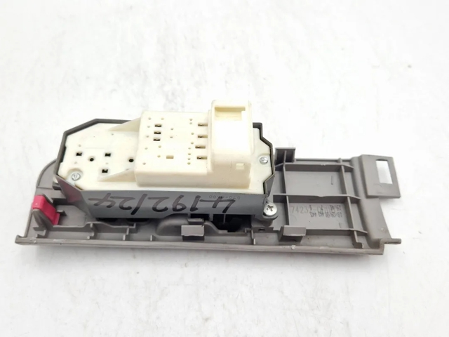 848200D200 Unidad de control de elevalunas delantera izquierda  comprar en Pontevedra