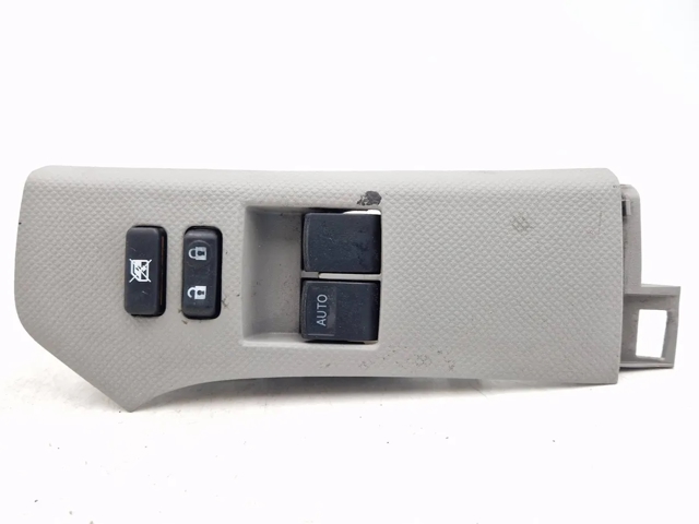 848200D200 Interruptor de elevalunas delantera izquierda  en stock Sabadell