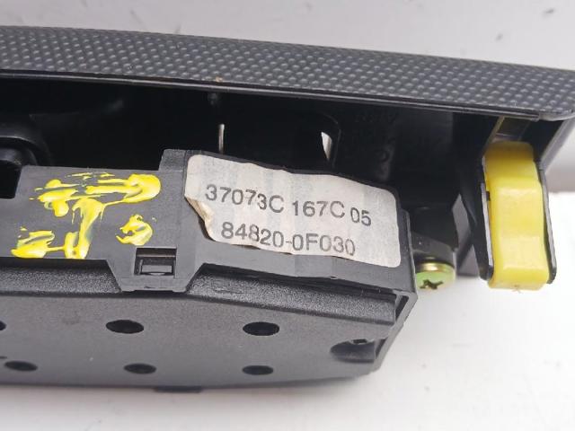 848200F040 Interruptor de elevalunas delantera izquierda comprar Sevilla