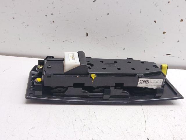 848200F040 TOYOTA Unidad de control de elevalunas delantera izquierda  disponible Vigo