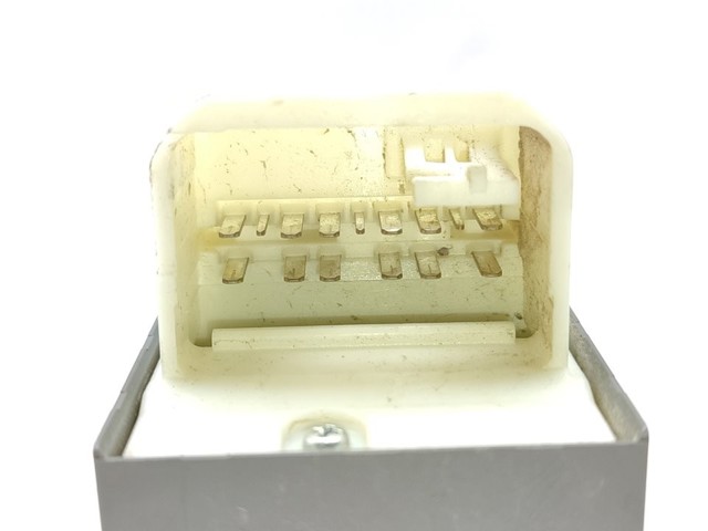 8482042210 TOYOTA Unidad de control de elevalunas de la consola central comprar Bilbao