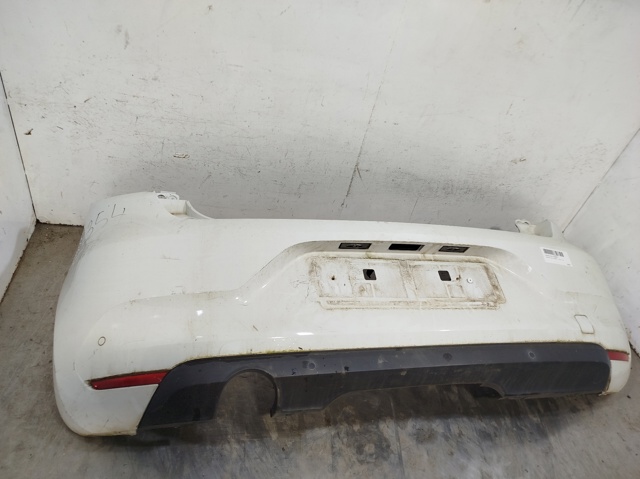 RENAULT 850226333R Parachoques trasero  disponible Lugo