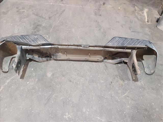 Parachoques trasero Nissan Navara D40