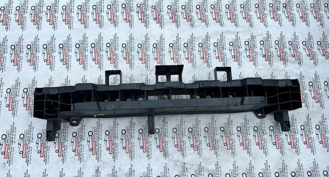 850908121R Refuerzo parachoques trasero  en stock Castellón