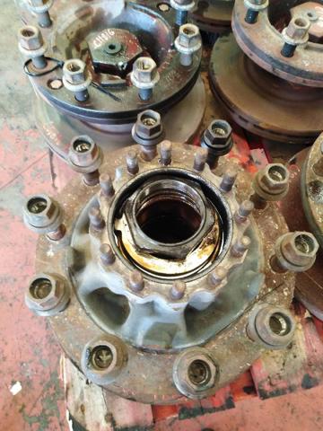 Buje de rueda trasero 85105696 VOLVO