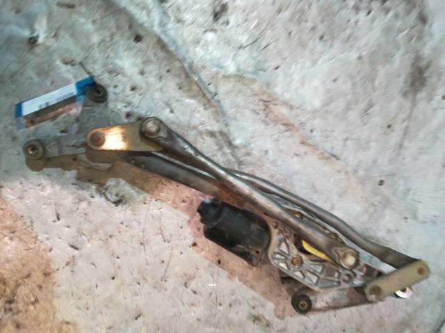 Motor del limpiaparabrisas Toyota Avensis  (LCM)
