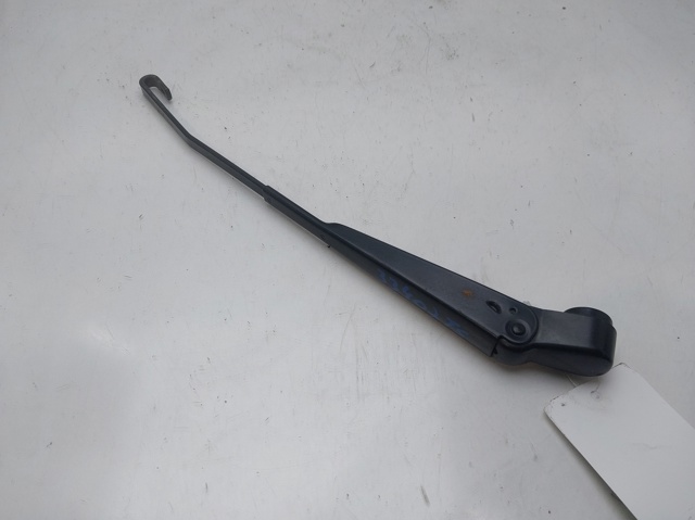 Brazo del limpiaparabrisas, trasero 8524120170 Toyota