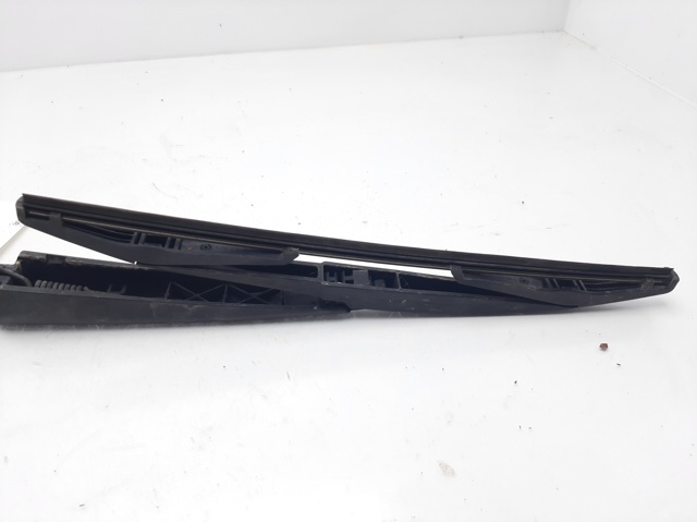 TOYOTA 8524142070 Brazo del limpiaparabrisas, trasero  en stock Salamanca