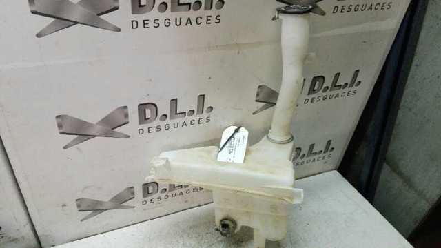 Deposito de agua de limpiaparabrisas Toyota Hilux  (KUN25)