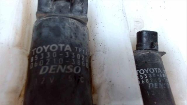 TOYOTA 8533033020 Bomba de agua limpiaparabrisas, delantera  en stock Salamanca
