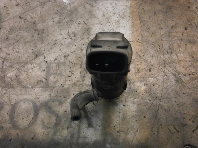 TOYOTA 8533033020 Bomba de agua limpiaparabrisas, delantera  en stock Valencia