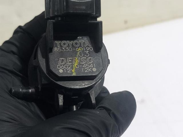 8533060190 TOYOTA Bomba de agua limpiaparabrisas, delantera comprar Bilbao