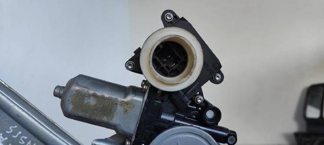 8570202020 Motor del elevalunas de la puerta delantera izquierda  comprar en Pontevedra