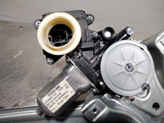 TOYOTA 8570202020 Motor del elevalunas de la puerta delantera izquierda  disponible Valladolid