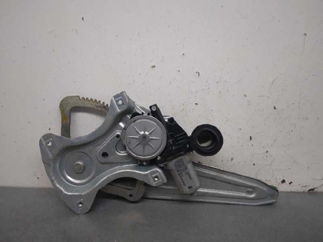 TOYOTA 857100D100 Motor del elevalunas de la puerta delantera derecha  disponible España