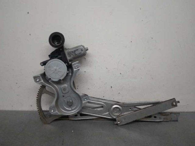 TOYOTA 857100D100 Motor del elevalunas de la puerta delantera derecha  en stock Valencia