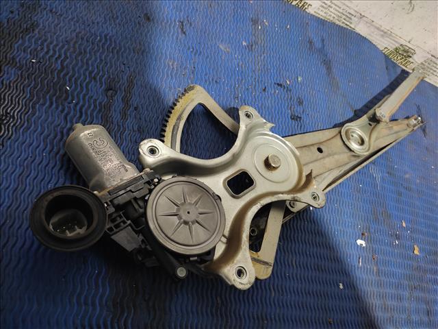 857100K010 Motor del elevalunas de la puerta delantera derecha  comprar en Zaragoza