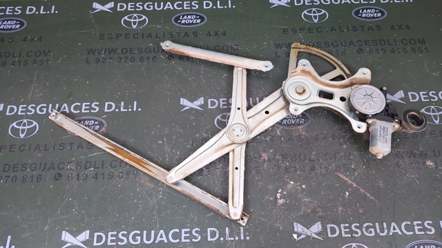 TOYOTA 857100K010 Motor del elevalunas de la puerta delantera derecha  en stock Terrassa