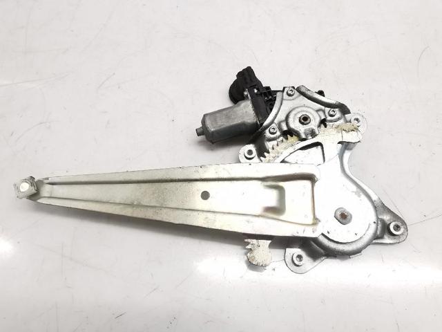 8571035180 Motor del elevalunas de la puerta delantera derecha  disponible Utrera