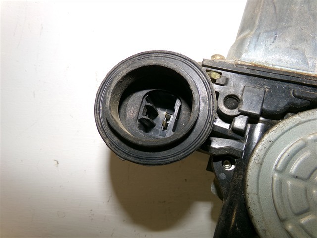 TOYOTA 8571042070 Motor del elevalunas de la puerta trasera izquierda comprar Tarragona
