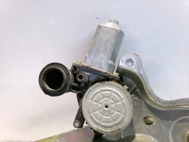 8571042070 Motor del elevalunas de la puerta trasera izquierda comprar Almería