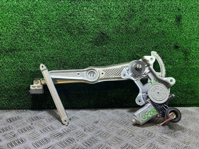 TOYOTA 8571052030 Motor del elevalunas de la puerta delantera derecha  en stock Valencia